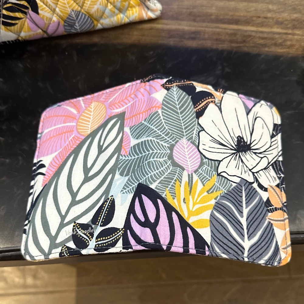 Vera Bradley, Palm Floral, Vibrant Quilted Floral Accessory Set - Picture 9 of 16